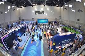 曼联中场门户大开，利兹联趁机发动攻势，但皮罗埃的弧线球射门稍稍高出横梁。 比赛所剩时间无几…… 89分钟｜⚪️ 1-1 🔴 ｜ #MUFC 来源：Stretford Paddock