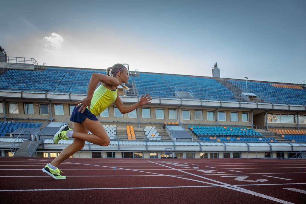 难道不好吗？我就想学詹姆斯的所有，无论是球技还是人格，你看看围绕在詹姆斯身边的亲人，朋友，发小，老师，同学，哪个不受他爱的庇护？哪个不向上？这样的正能量，不好吗？