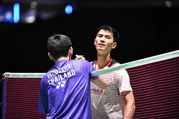 他面对众多 他面对众多